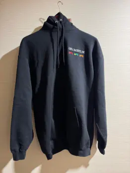 black-sweatshirt
